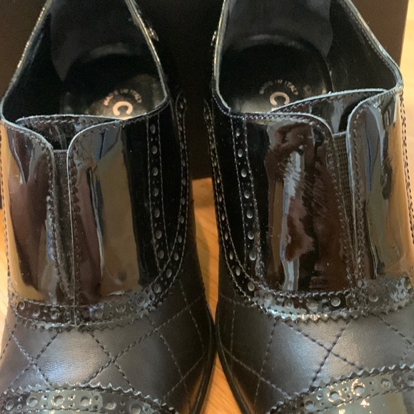 Chanel black quilt/patent leather booties| lightly worn - Picture 5 of 6